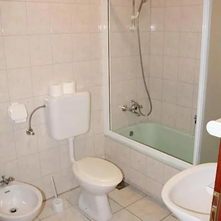 Joso 3* Примоштен